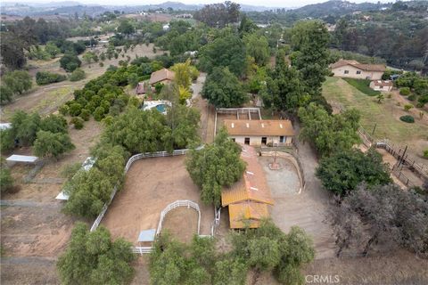 Photo of 30136 Rolling Hills DR, Valley Center, CA 92082 (MLS # OC26107381)