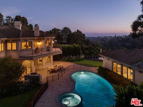 Photo of 13731 Romany Drive, Pacific Palisades, CA 90272 (MLS # 26847267)