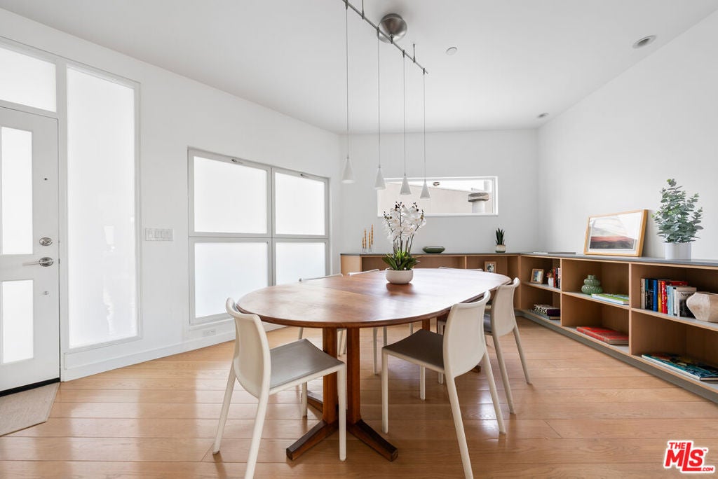 2913 3rd Street 304, Santa Monica CA 90405