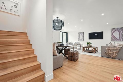 Photo of 913 1/2 N Beverly Glen Boulevard, Bel Air, CA 90077 (MLS # 25580169)