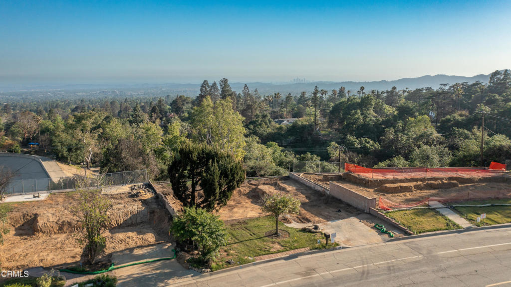 1434 E Loma Alta Drive