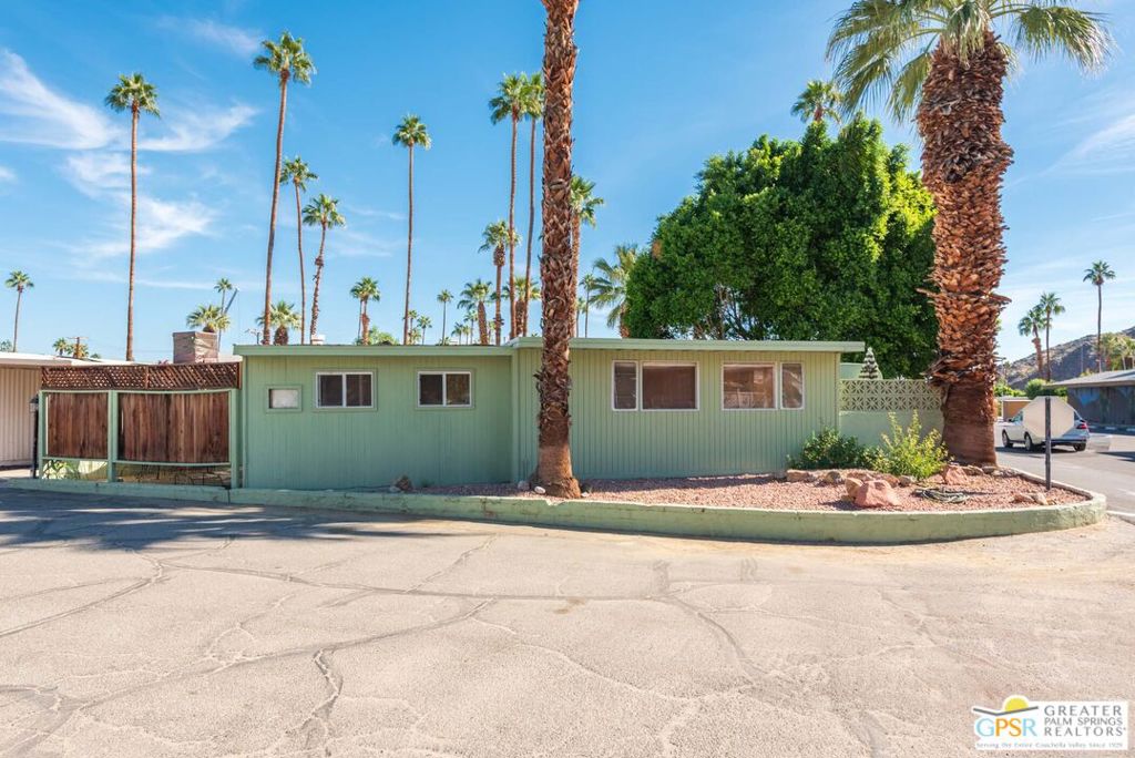82 Santa Monica Street
