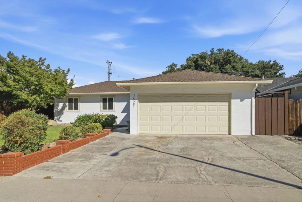 1427 Kimberly Drive