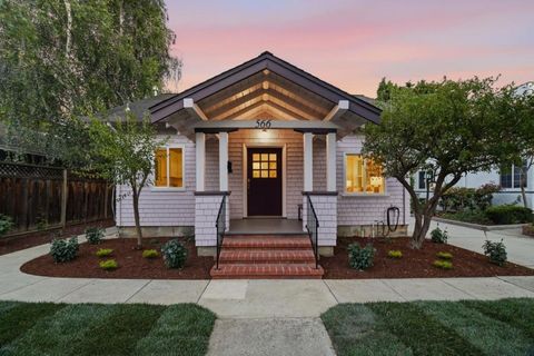 Photo of 566 Everett Avenue, Palo Alto, CA 94301 (MLS # ML82046639)