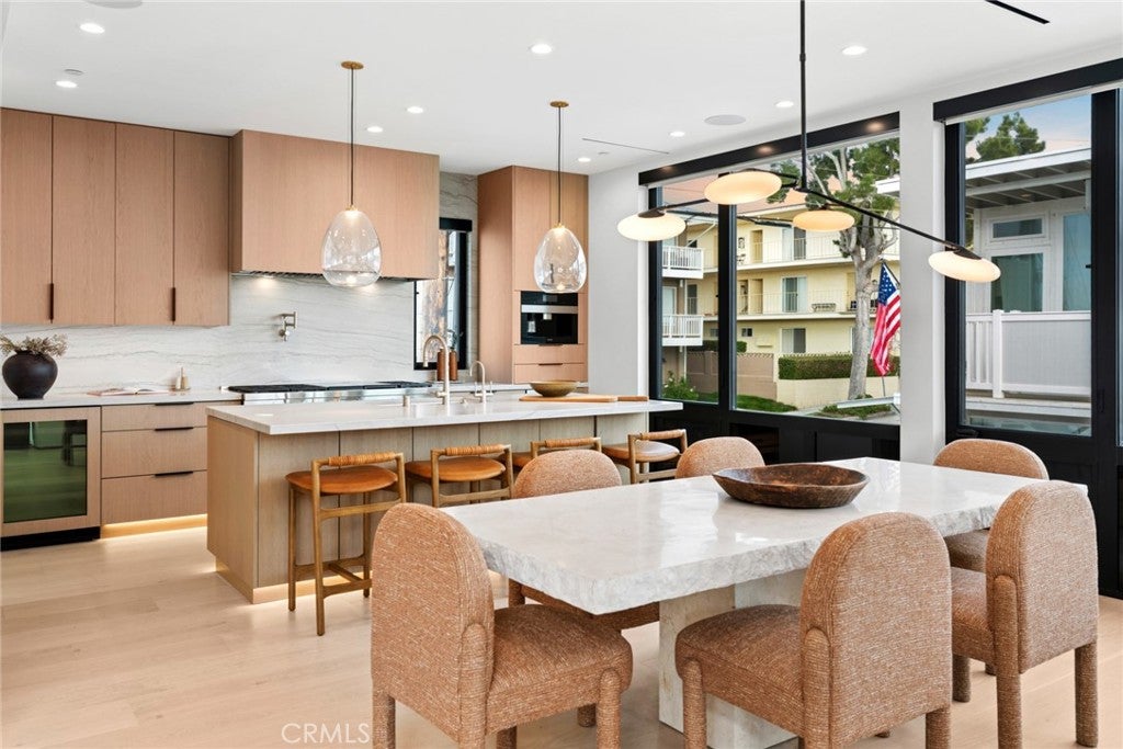 2501 Seaview Avenue, Corona Del Mar CA 92625 - Photo 10