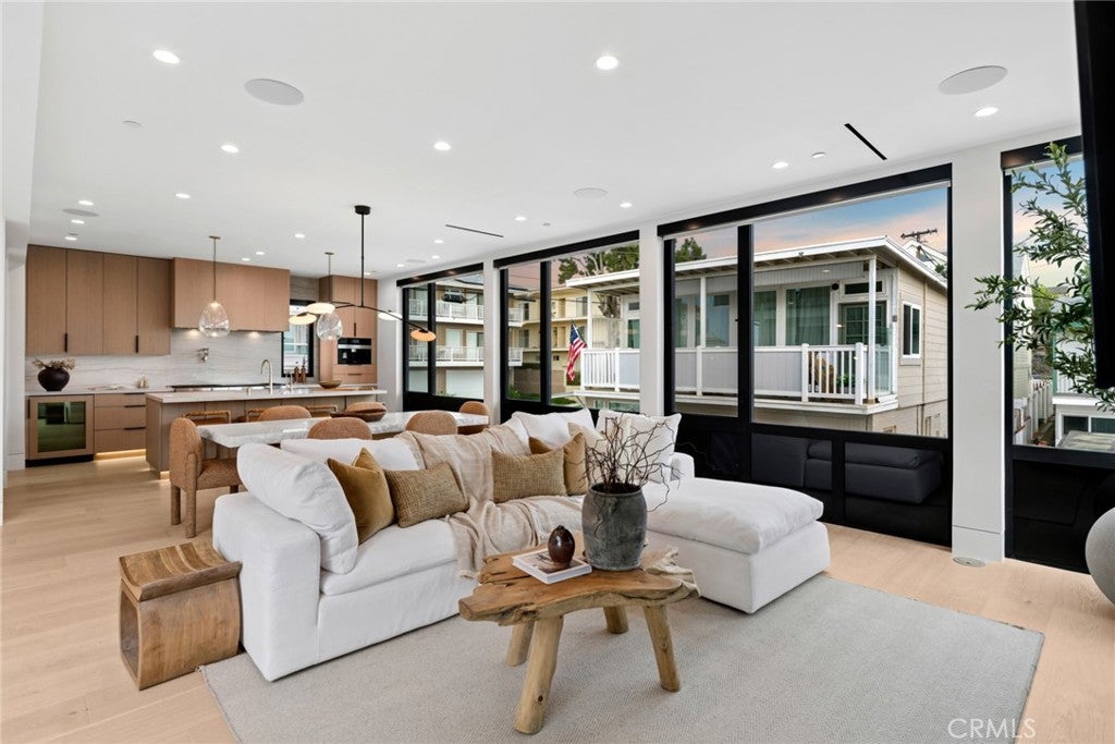 2501 Seaview Avenue, Corona Del Mar CA 92625 - Photo 12