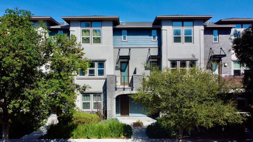 Photo of 925 De Guigne Drive #4, Sunnyvale, CA 94085 (MLS # ML82032661)