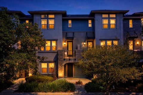 Photo of 925 De Guigne Drive #4, Sunnyvale, CA 94085 (MLS # ML82032661)