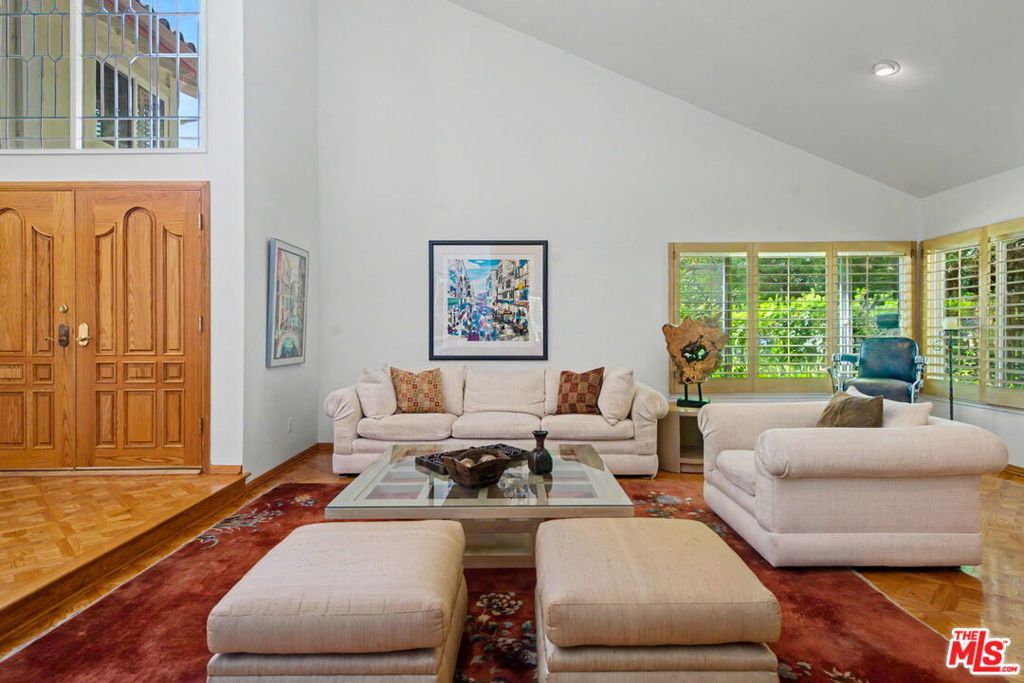 Photo of 4070 Falling Leaf Drive, Encino, CA 91316 (MLS # 26846603)