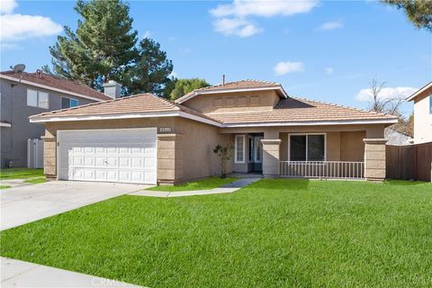 Photo of 43117 Bloomingpark St, Lancaster, CA 93536 (MLS # SR25267410)