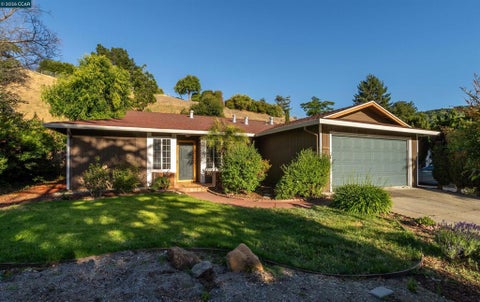 Photo of 2983 Simas Ave AVE, Pinole, CA 94564 (MLS # 41138152)