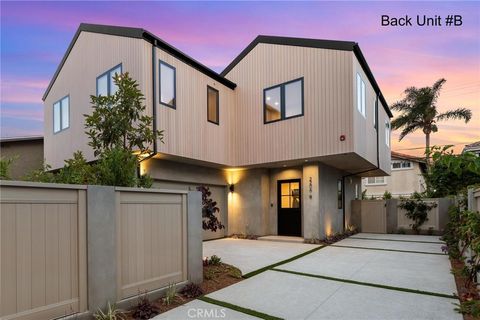 Tiny photo for 2206 Gates Avenue, Redondo Beach, CA 90278 (MLS # SB25230066)