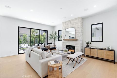 Tiny photo for 2206 Gates Avenue, Redondo Beach, CA 90278 (MLS # SB25230066)