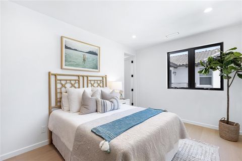 Tiny photo for 2206 Gates Avenue, Redondo Beach, CA 90278 (MLS # SB25230066)