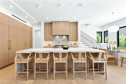 Tiny photo for 2206 Gates Avenue, Redondo Beach, CA 90278 (MLS # SB25230066)