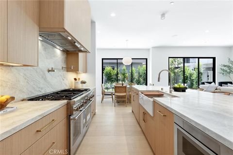 Tiny photo for 2206 Gates Avenue, Redondo Beach, CA 90278 (MLS # SB25230066)