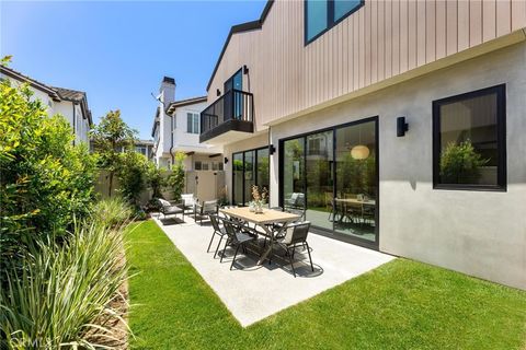 Tiny photo for 2206 Gates Avenue, Redondo Beach, CA 90278 (MLS # SB25230066)