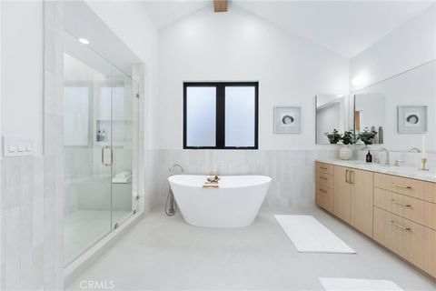 Tiny photo for 2206 Gates Avenue, Redondo Beach, CA 90278 (MLS # SB25230066)