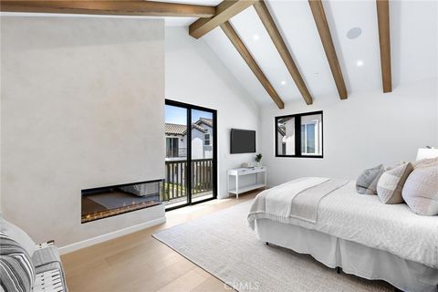 Tiny photo for 2206 Gates Avenue, Redondo Beach, CA 90278 (MLS # SB25230066)