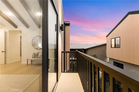 Tiny photo for 2206 Gates Avenue, Redondo Beach, CA 90278 (MLS # SB25230066)