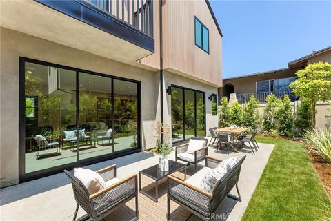 Tiny photo for 2206 Gates Avenue, Redondo Beach, CA 90278 (MLS # SB25230066)