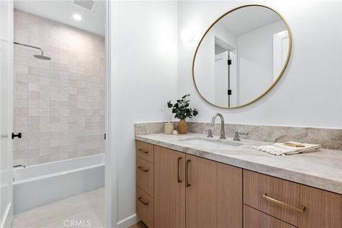 Tiny photo for 2206 Gates Avenue, Redondo Beach, CA 90278 (MLS # SB25230066)