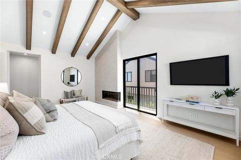 Tiny photo for 2206 Gates Avenue, Redondo Beach, CA 90278 (MLS # SB25230066)