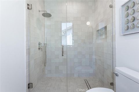 Tiny photo for 2206 Gates Avenue, Redondo Beach, CA 90278 (MLS # SB25230066)