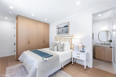 Tiny photo for 2206 Gates Avenue, Redondo Beach, CA 90278 (MLS # SB25230066)