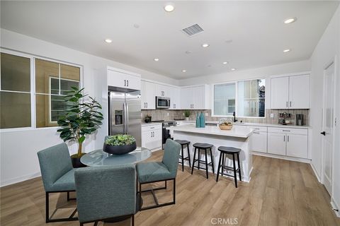 6052 Fairfax Drive Eastvale CA 92880