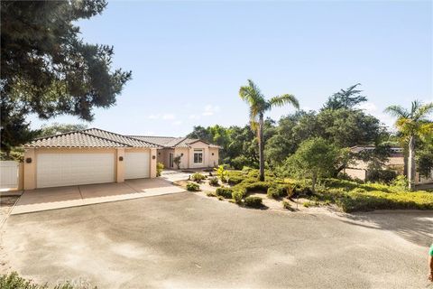 Photo of 1595 Chesapeake Place, Arroyo Grande, CA 93420 (MLS # PI26073570)
