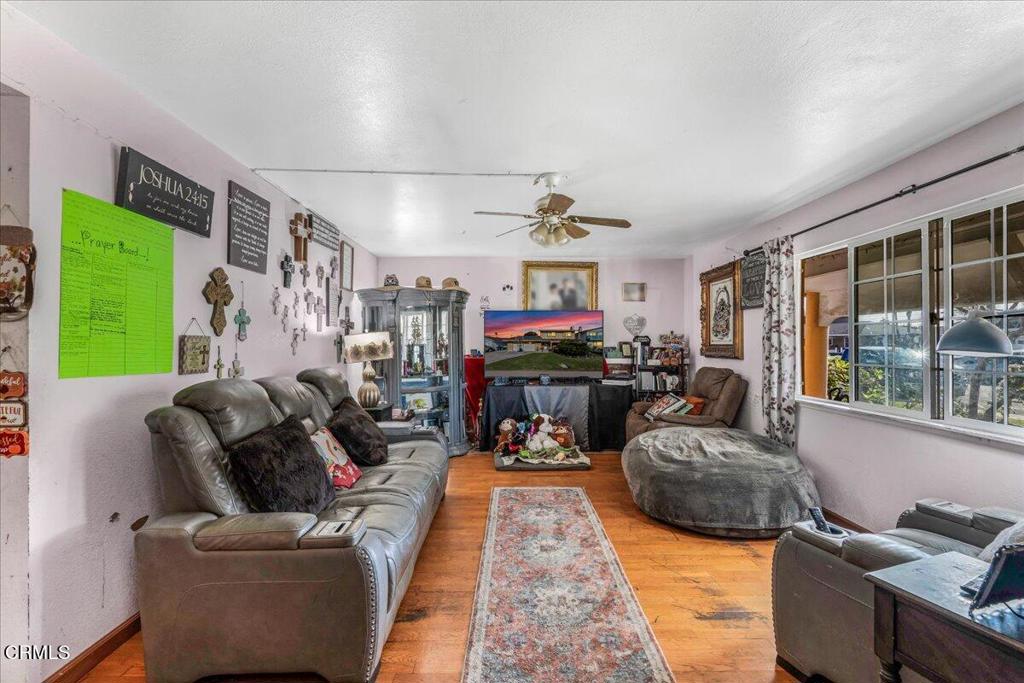 1211 W Robert Avenue