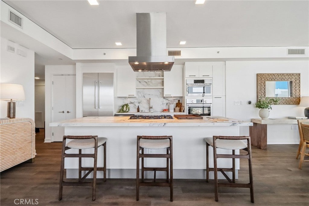 9 MacArthur Place 1507