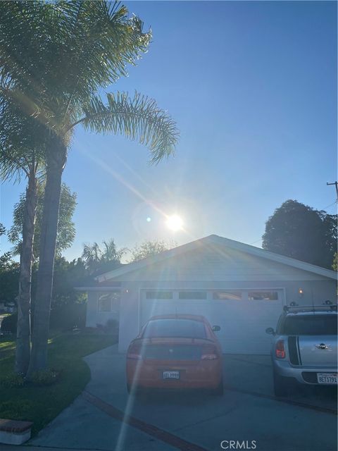 Photo of 806 W Bloomwood Rd, San Pedro, CA 90731 (MLS # SB25235816) Photo of 806 W Bloomwood Rd, San Pedro, CA 90731 (MLS # SB25235816)
