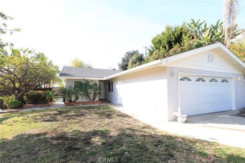 Photo of 806 W Bloomwood Rd, San Pedro, CA 90731 (MLS # SB25235816)