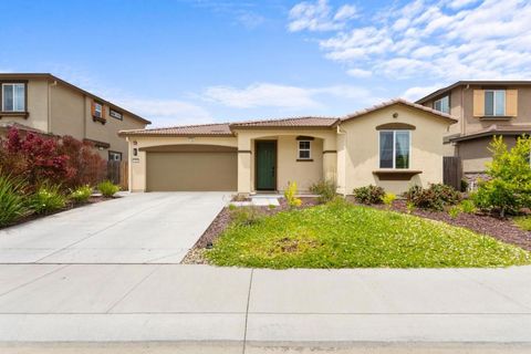 Photo of 714 Burgundy Street, Vacaville, CA 95687 (MLS # ML82046152)