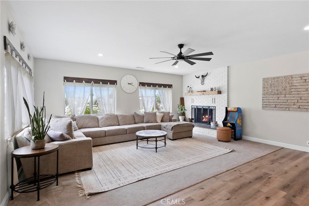 Yucaipa, California, 92399, United States, 4 Bedrooms Bedrooms, ,3 BathroomsBathrooms,Residential,Active,2037125
