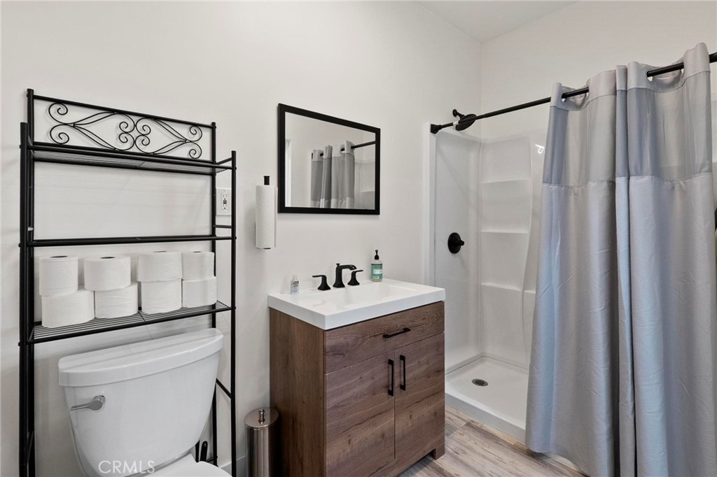 Yucaipa, California, 92399, United States, 4 Bedrooms Bedrooms, ,3 BathroomsBathrooms,Residential,Active,2037125