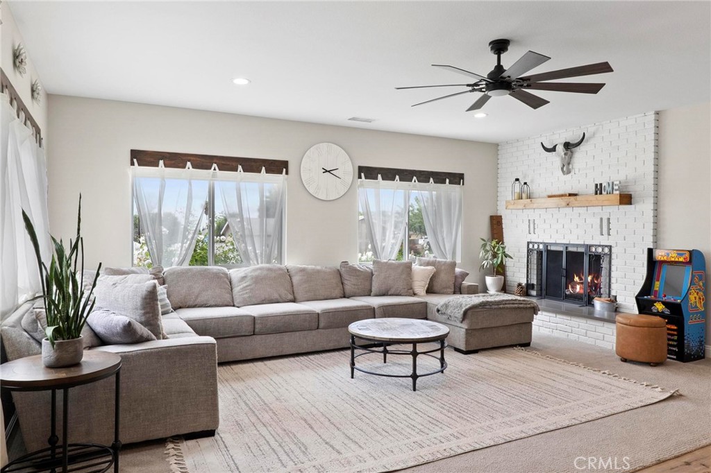 Yucaipa, California, 92399, United States, 4 Bedrooms Bedrooms, ,3 BathroomsBathrooms,Residential,Active,2037125