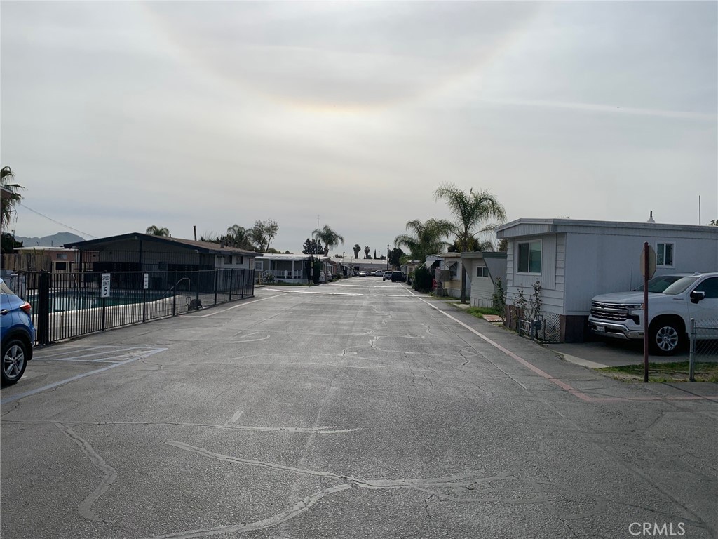 2865 WEST RIALTO AVE 2