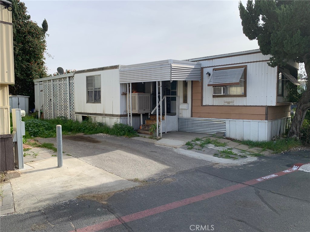 2865 WEST RIALTO AVE 2
