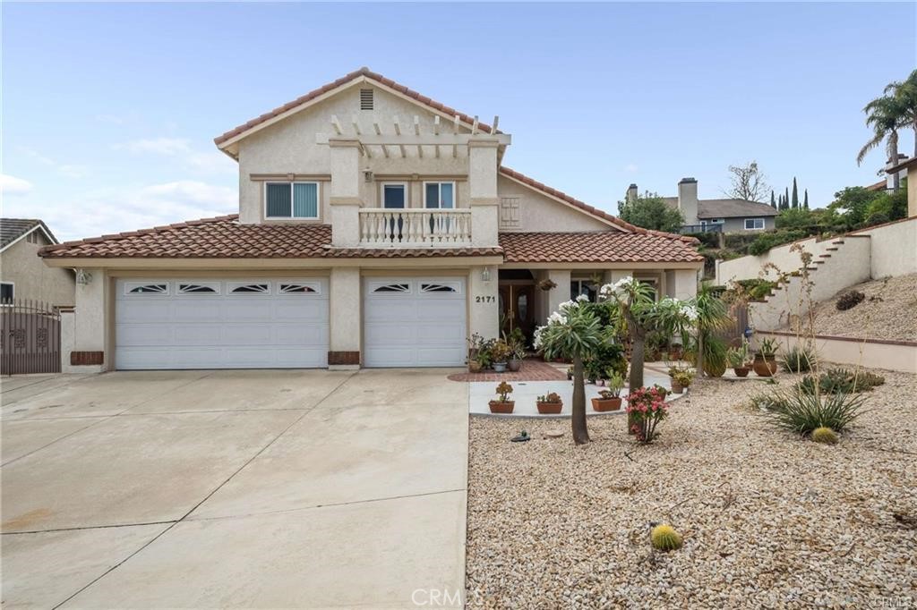No Furniture!No Furniture!
Welcome to the beautiful home at 2171 Woodhollow Lane, Chino Hills.
This property provides 4 bedrooms, 3 bathrooms and 3 garage. one bedroom and one full bath on the first floor, master bedroom + two bedrooms on the second floor. One of the bedrooms has a terrace, where you can see the very beautiful mountain view and city lights. In addition to the comfortable living space, this house also has a very charming backyard, perfect for gatherings with friends and family.
It is a 5-minute drive to the 91 freeways.
Please submit an application through Zillow, all adults are required to apply. Credit and background checks required. Schedule a viewing today!
Require:
Credit must be 680+
2.5 times rental income ratio
All adults in the household must submit credit and background check applications.
The tenant pays for the gardener, pool service, water, electricity, trash and gas.