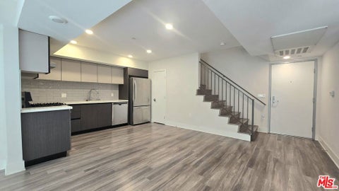Photo of 5030 Rosewood Avenue #206, Los Angeles, CA 90004 (MLS # 26910793)