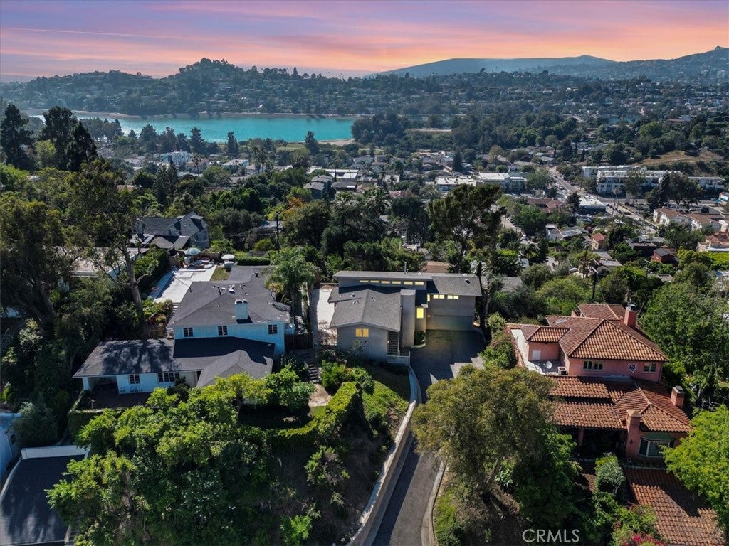 2377 Silver Ridge Avenue Ave, Los Angeles CA 90039