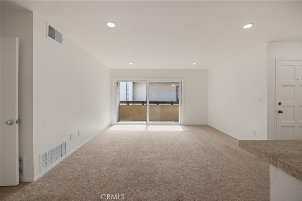 2521 W Sunflower Avenue R8