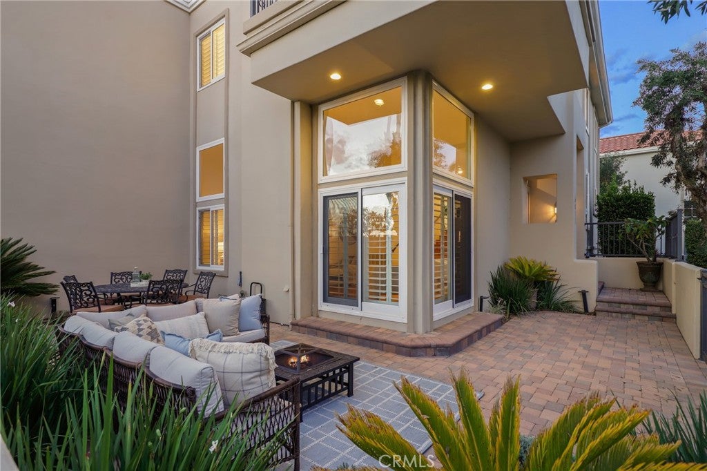 6011 Shadowbrook