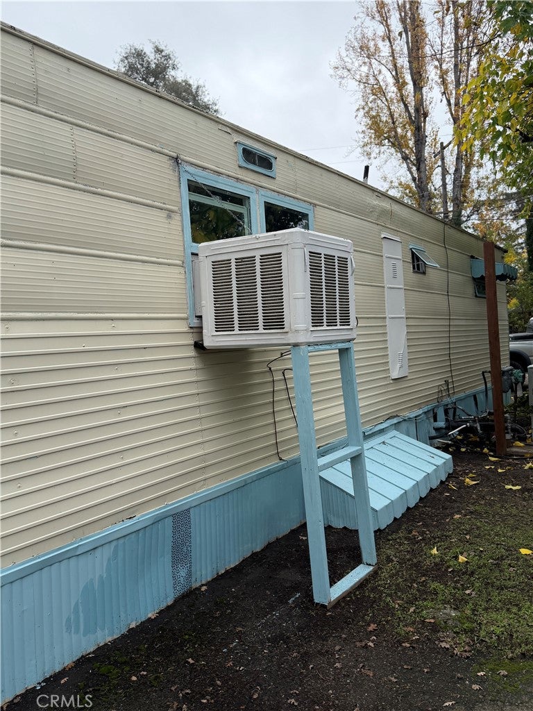 5877 Lake Street 23