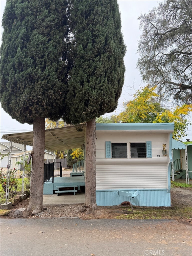 5877 Lake Street 23