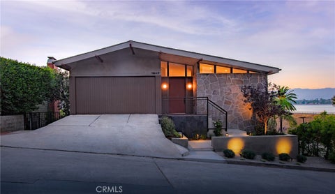Photo of 1847 Fanning Street, Los Angeles, CA 90026 (MLS # SR26113810)
