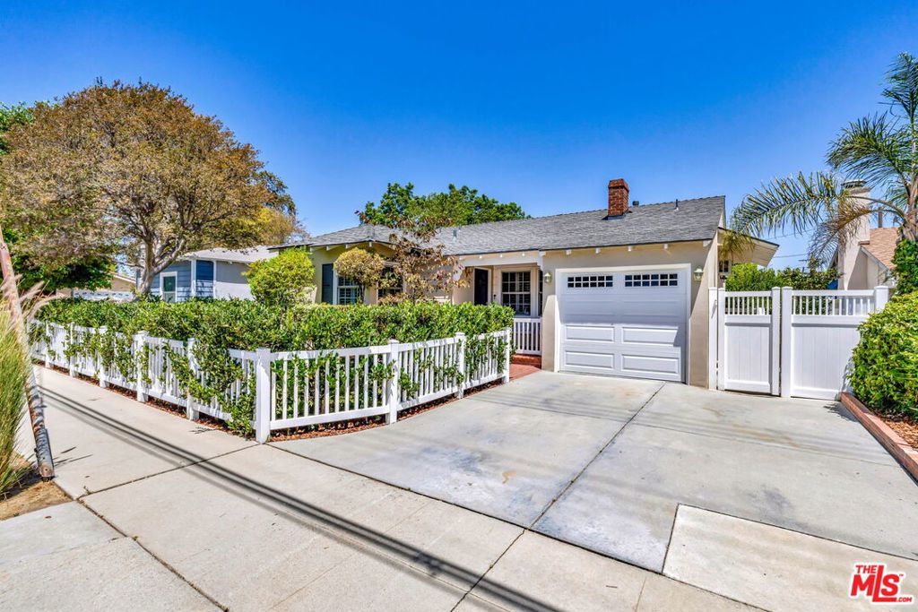 10257 Camarillo Street, Toluca Lake CA 91602